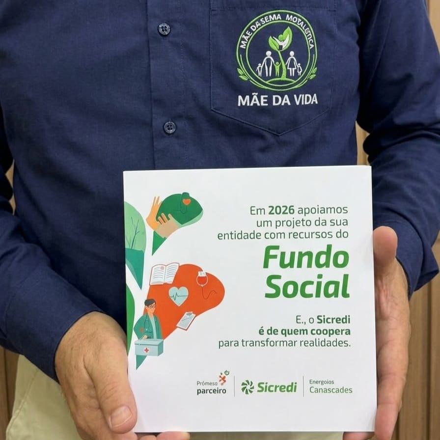 Entrega da placa do Fundo Social do Sicredi loading=